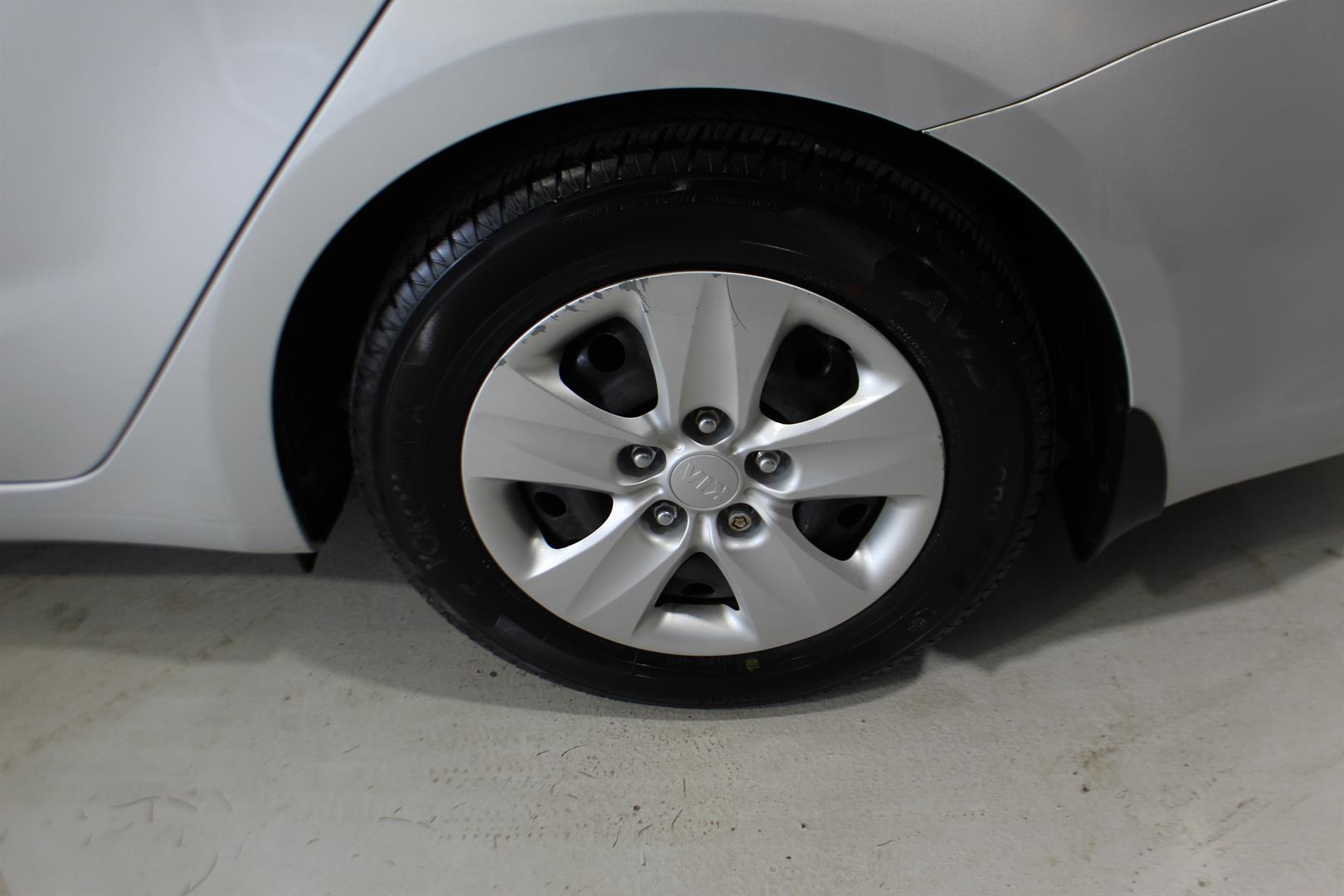 Kia Forte 2017 - Image 8