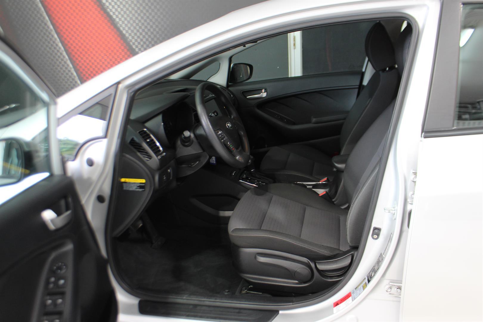 Kia Forte 2017 - Image 10