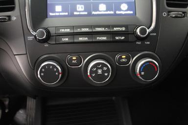 Kia Forte 2017 - Thumbnail 20