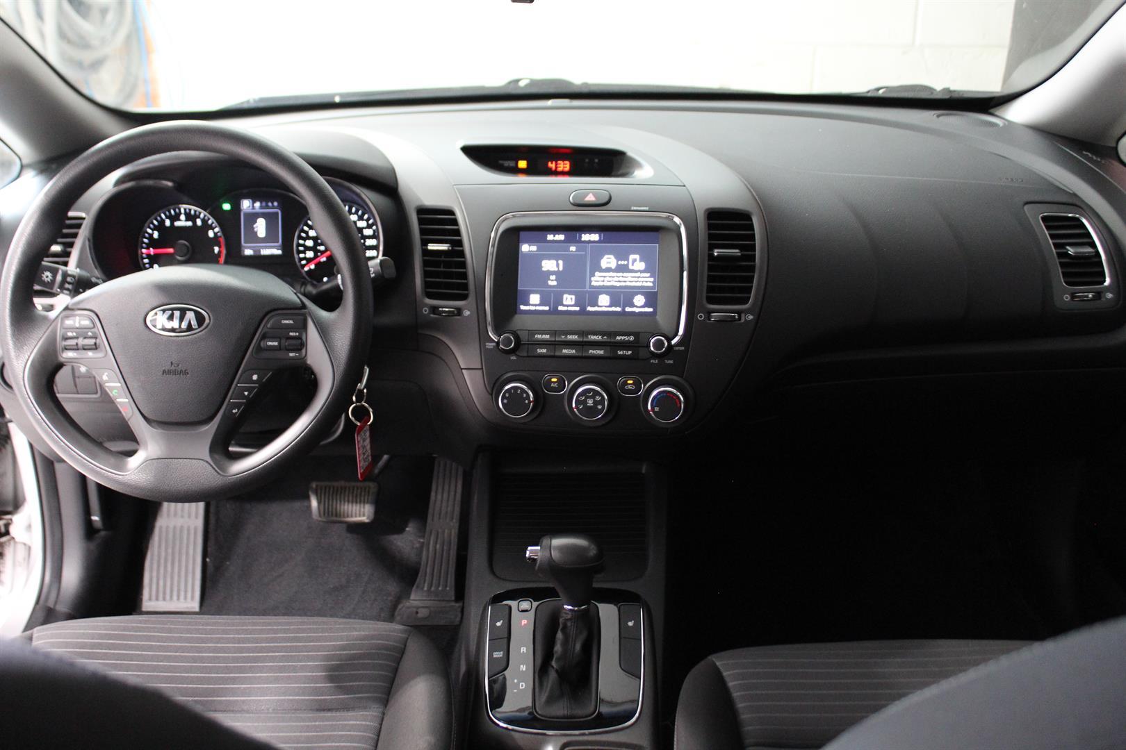 Kia Forte 2017 - Image 12