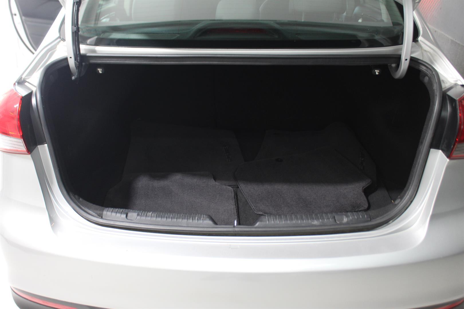 Kia Forte 2017 - Image 24