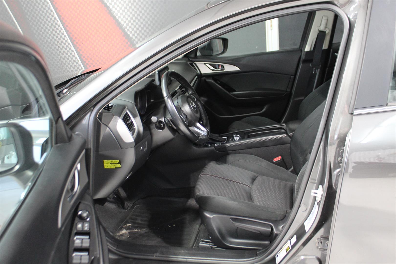 Mazda Mazda3 2017 - Image 10