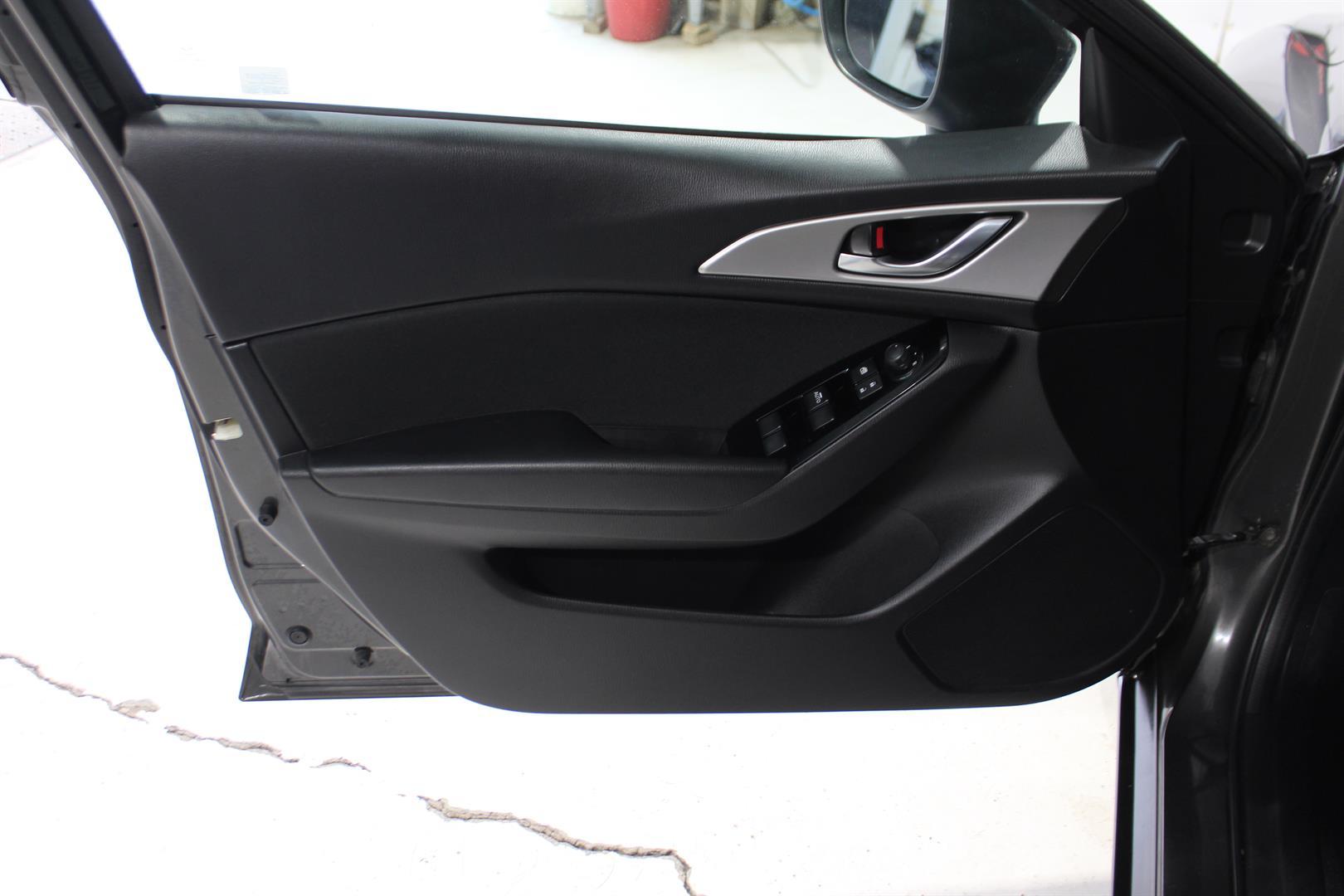 Mazda Mazda3 2017 - Image 9