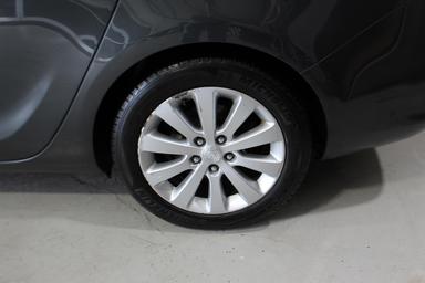 Buick Verano 2017 - Thumbnail 8