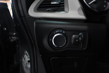 Buick Verano 2017 - Thumbnail 11