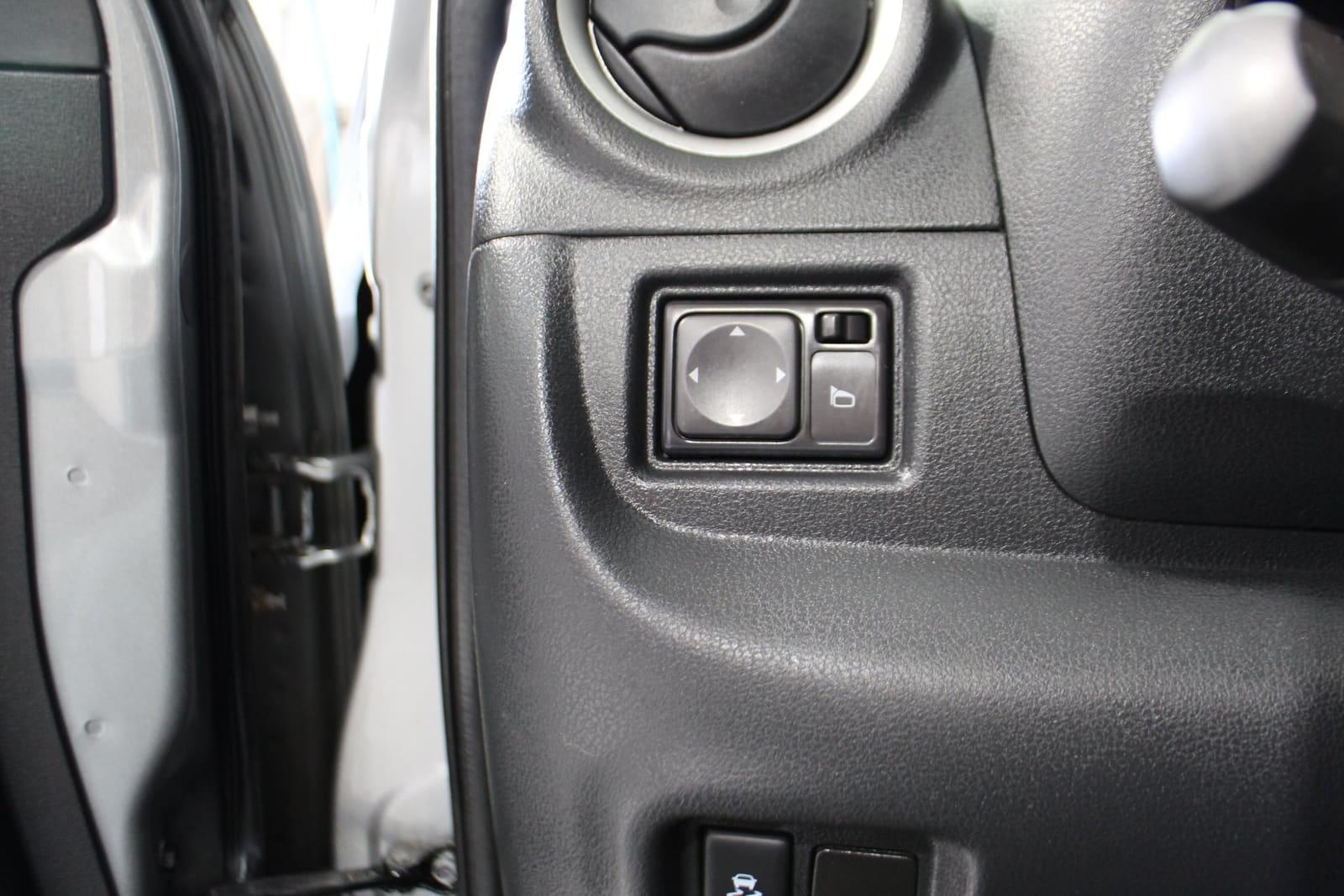 Nissan Micra 2015 - Image 12