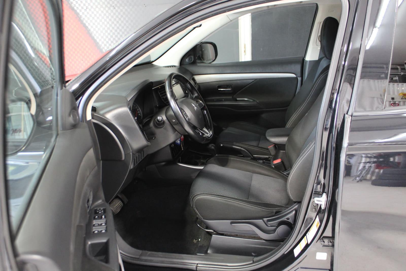 Mitsubishi Outlander 2017 - Image 10