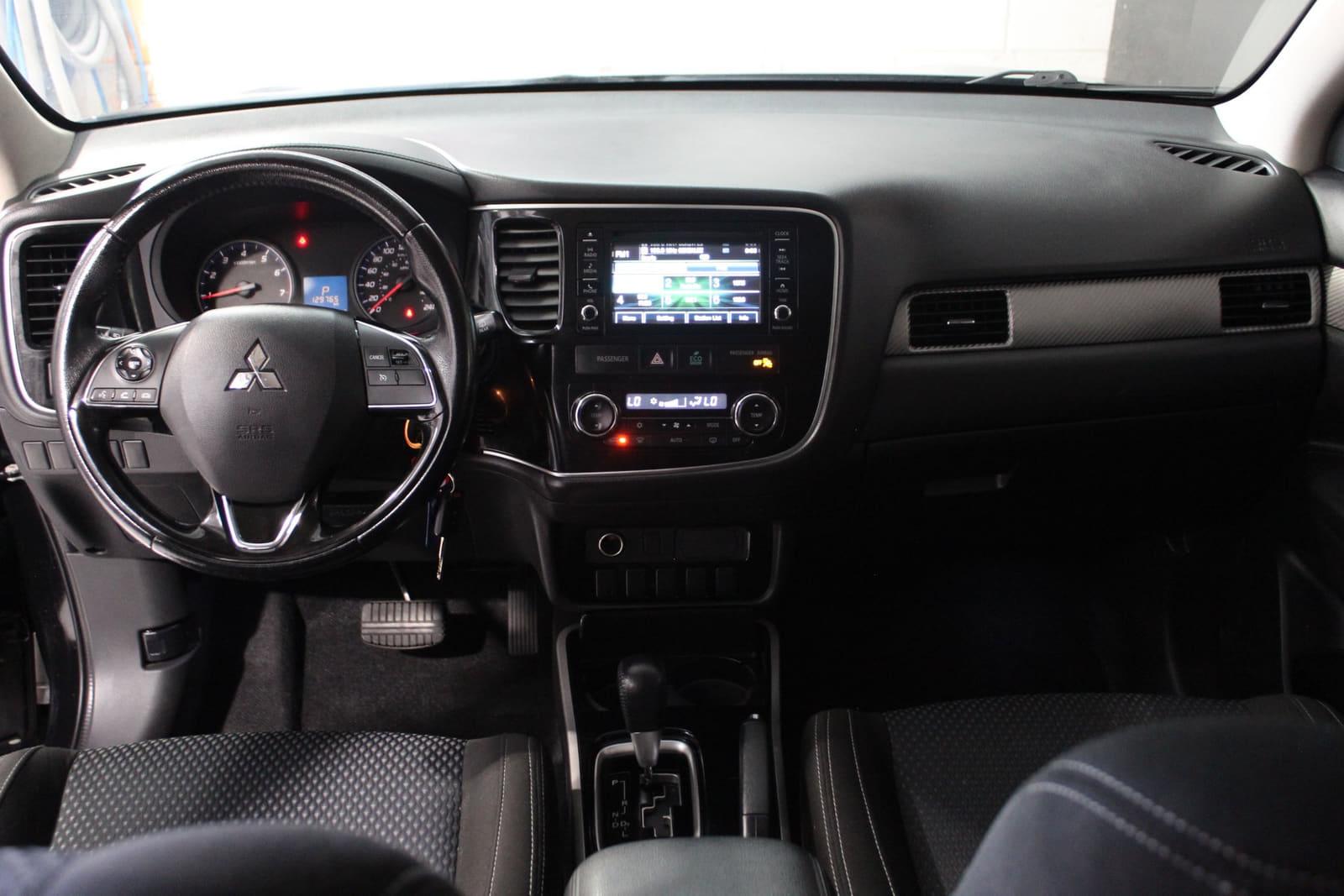 Mitsubishi Outlander 2017 - Image 11