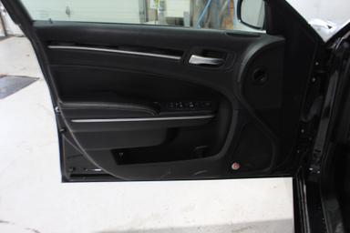 Chrysler 300 2017 - Thumbnail 9