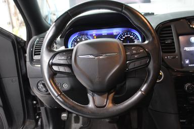 Chrysler 300 2017 - Thumbnail 14