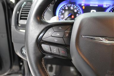 Chrysler 300 2017 - Thumbnail 15