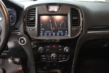 Chrysler 300 2017 - Thumbnail 18