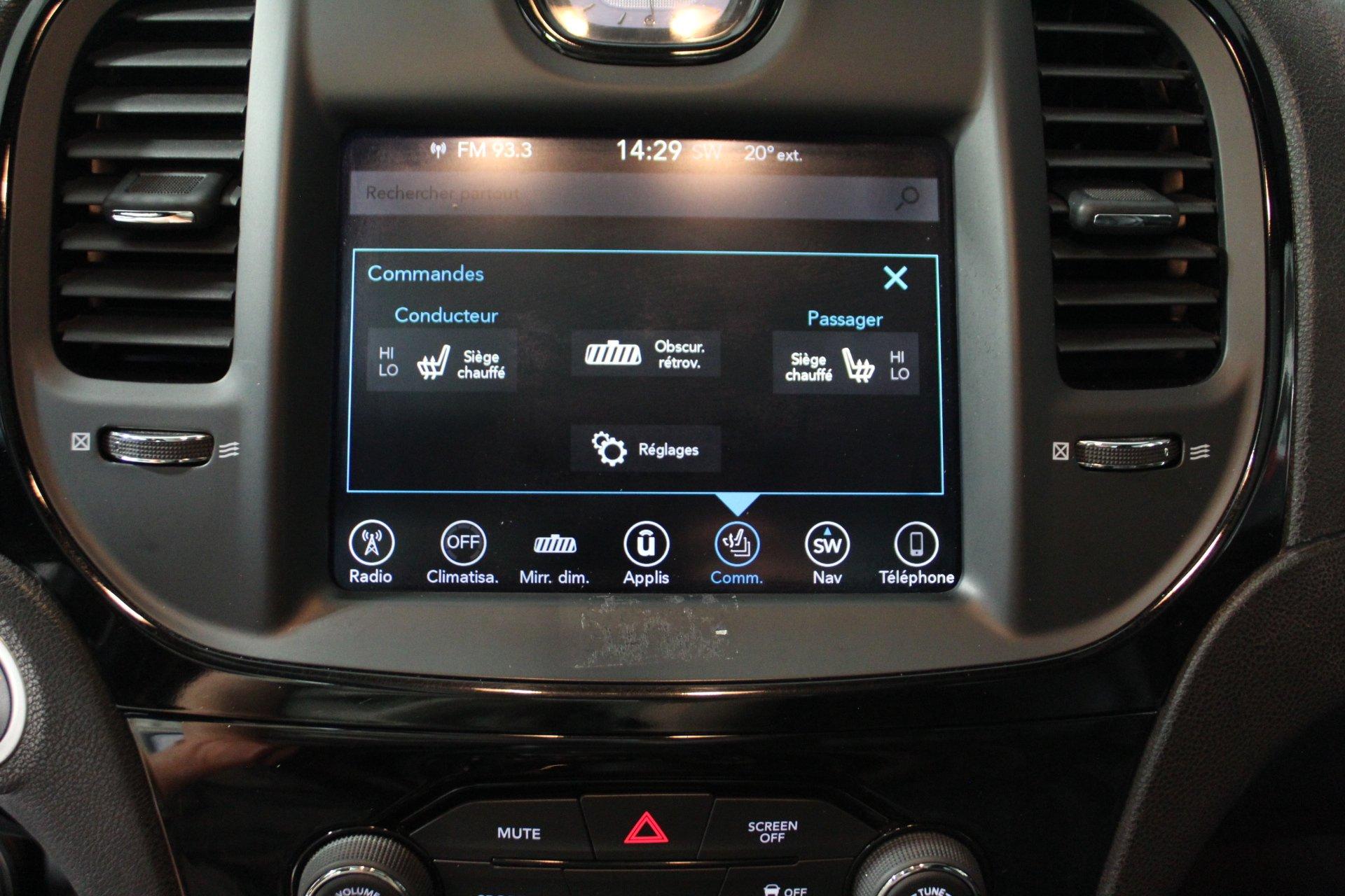 Chrysler 300 2017 - Image 22