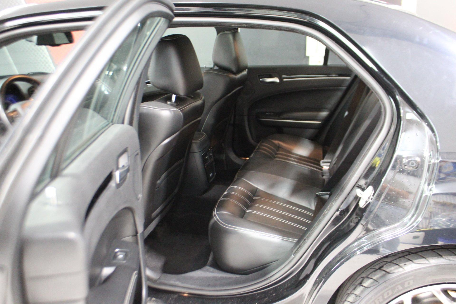 Chrysler 300 2017 - Image 27