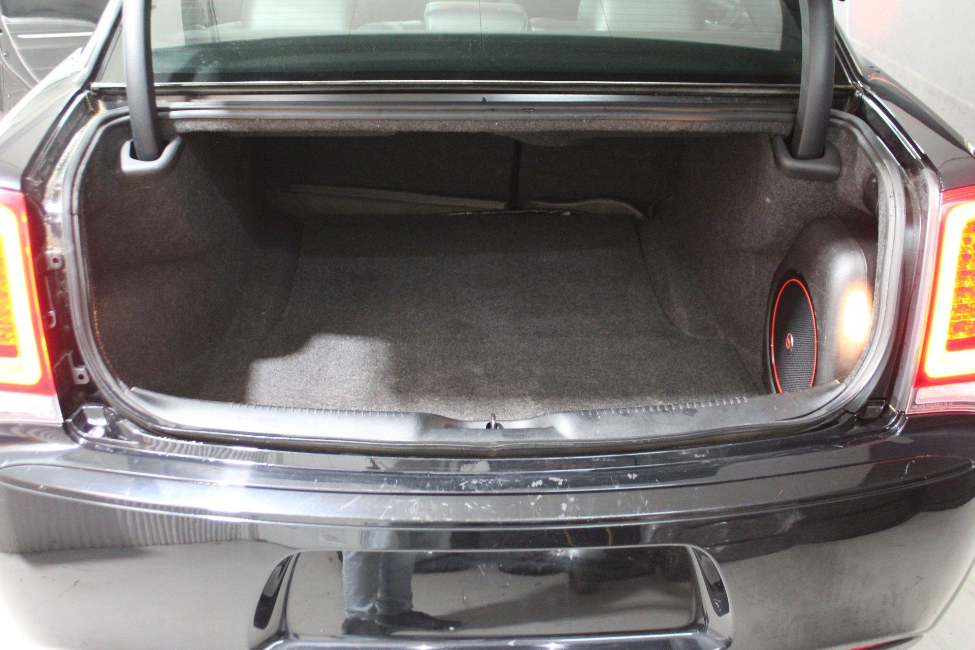 Chrysler 300 2017 - Image 28