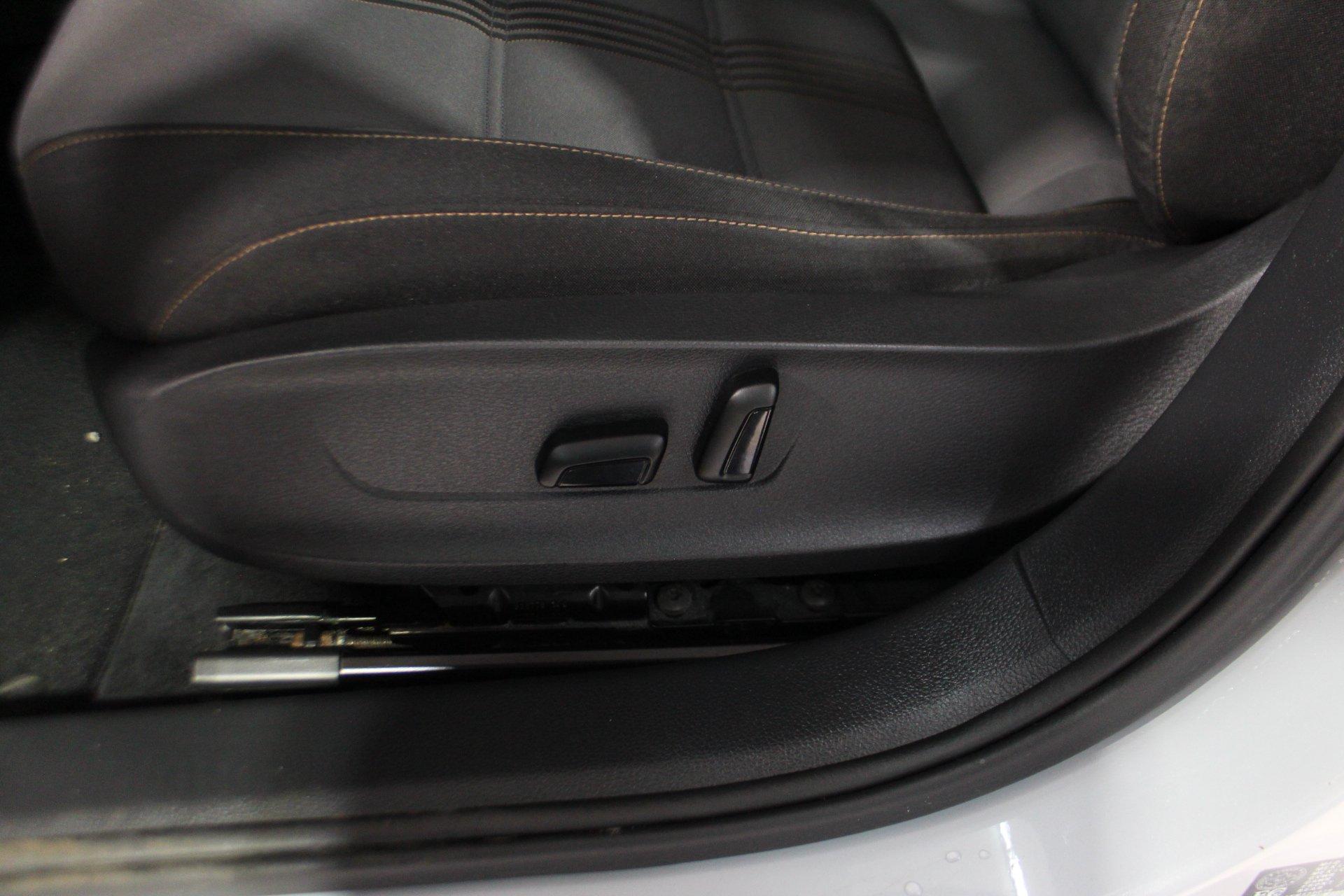 Volkswagen Jetta 2017 - Image 12