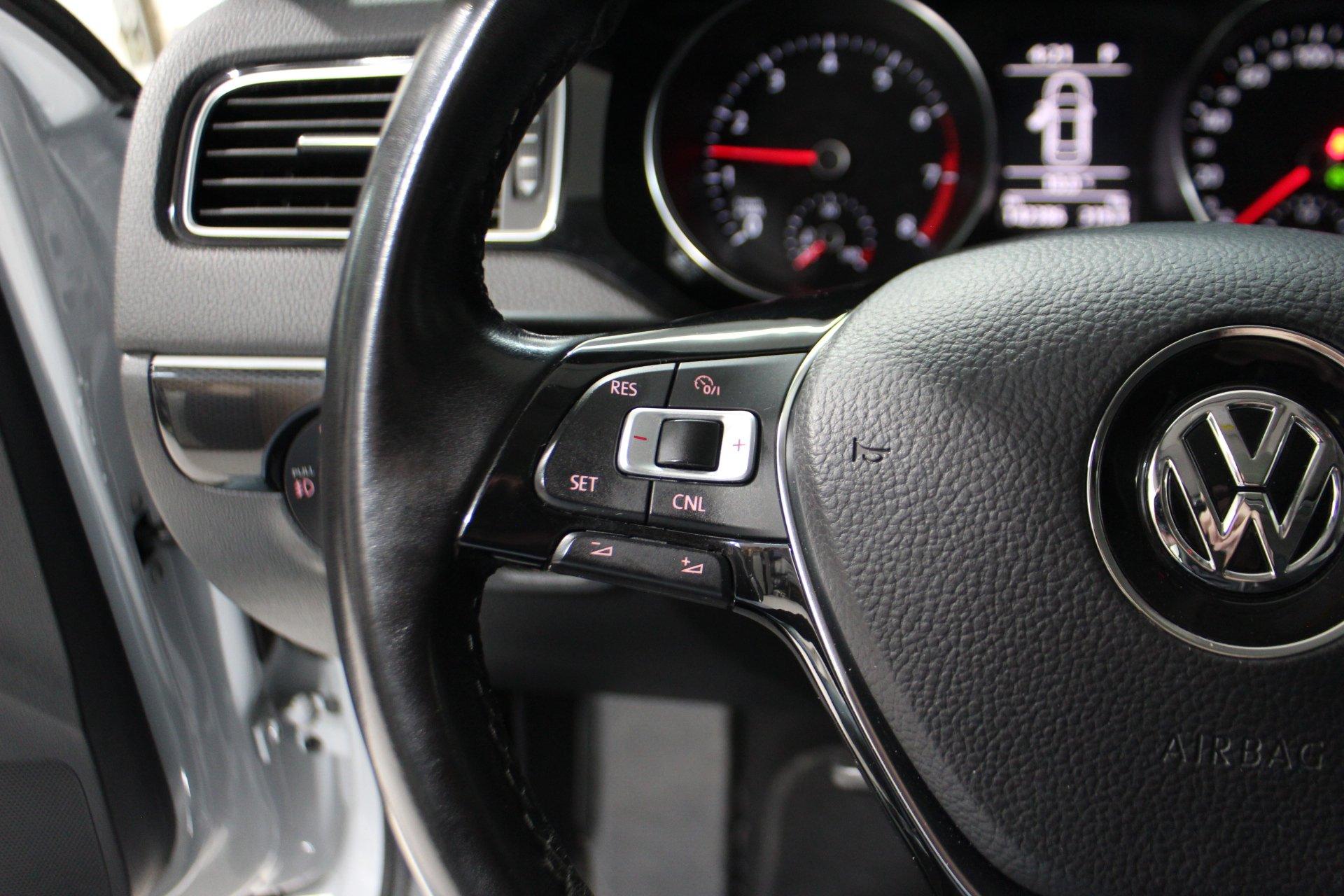 Volkswagen Jetta 2017 - Image 17