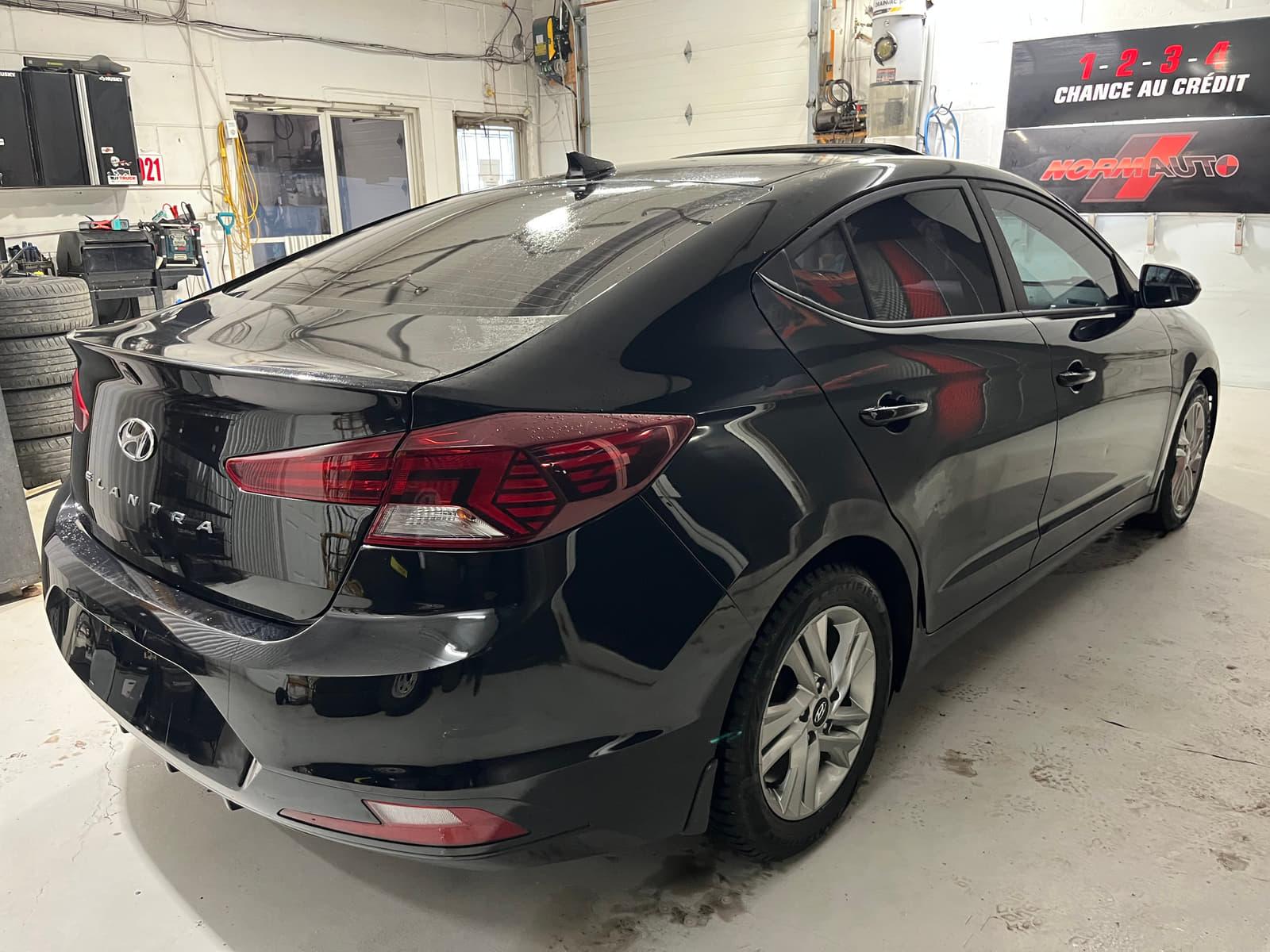 Hyundai Elantra 2020 - Image 2