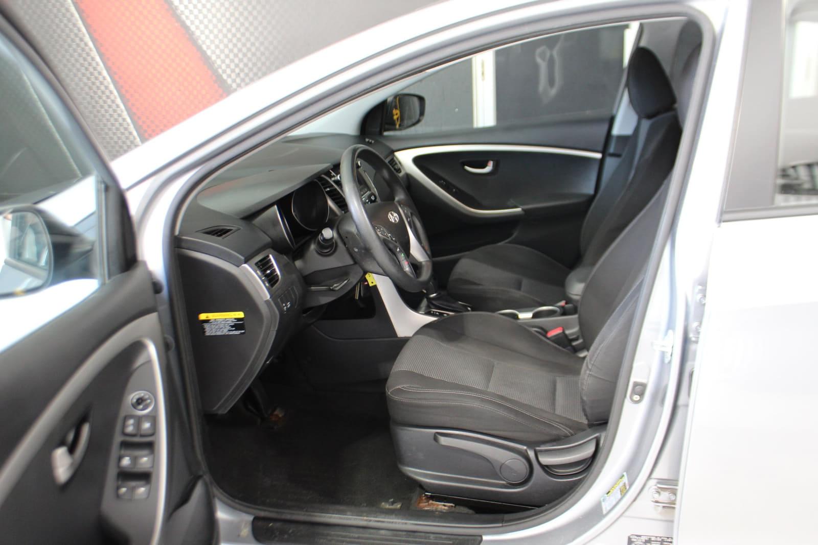 Hyundai Elantra GT 2016 - Image 10