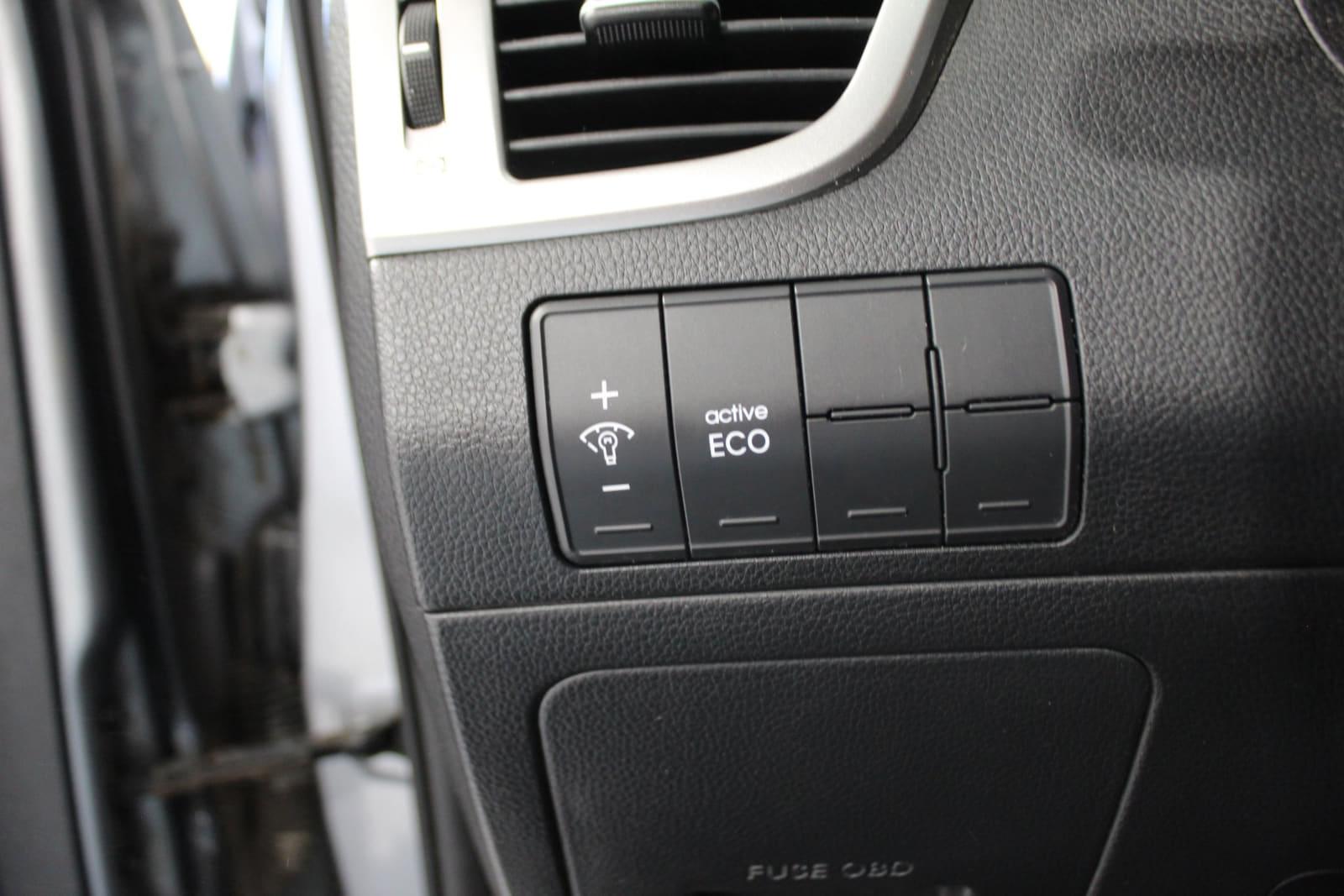 Hyundai Elantra GT 2016 - Image 11