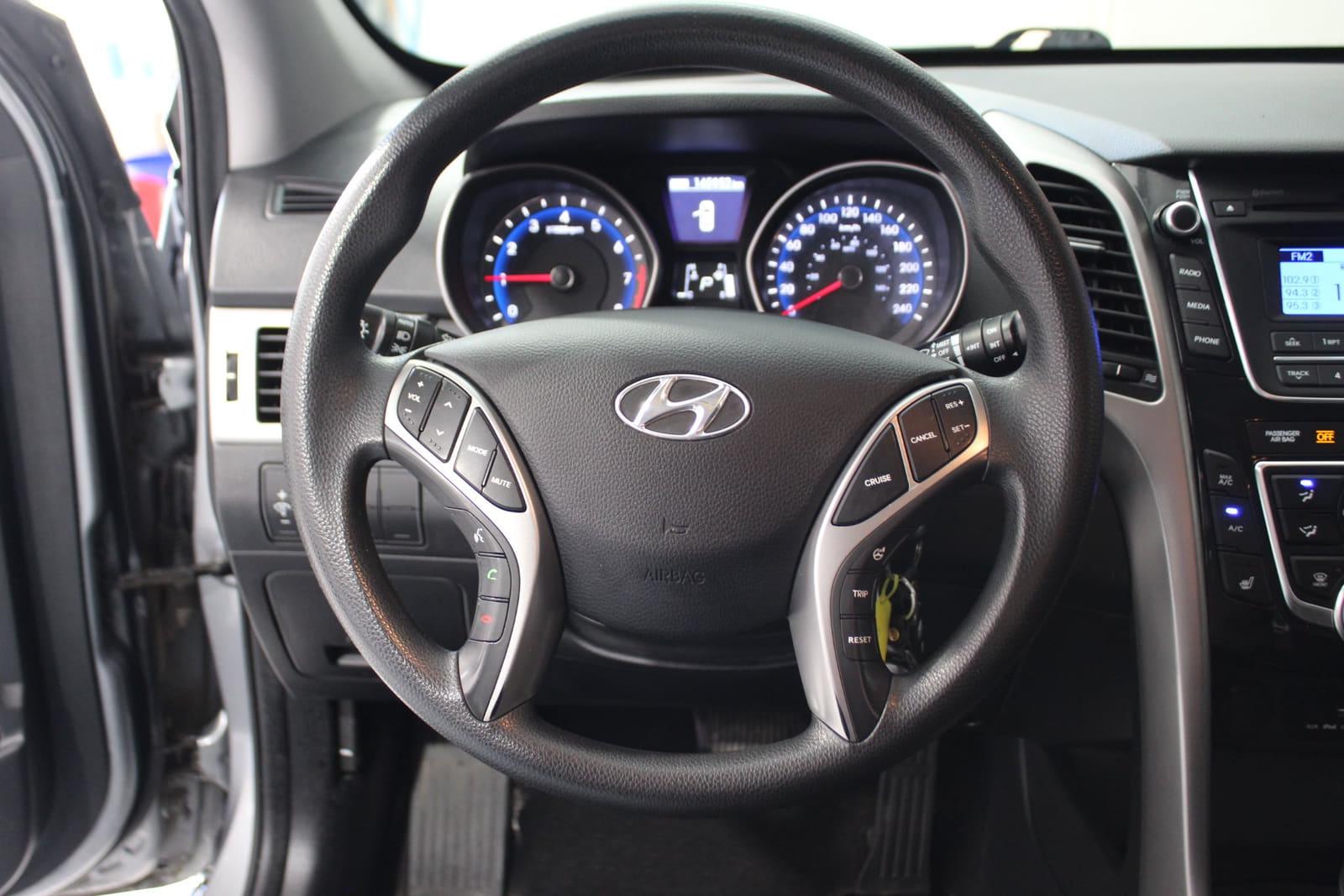 Hyundai Elantra GT 2016 - Image 13