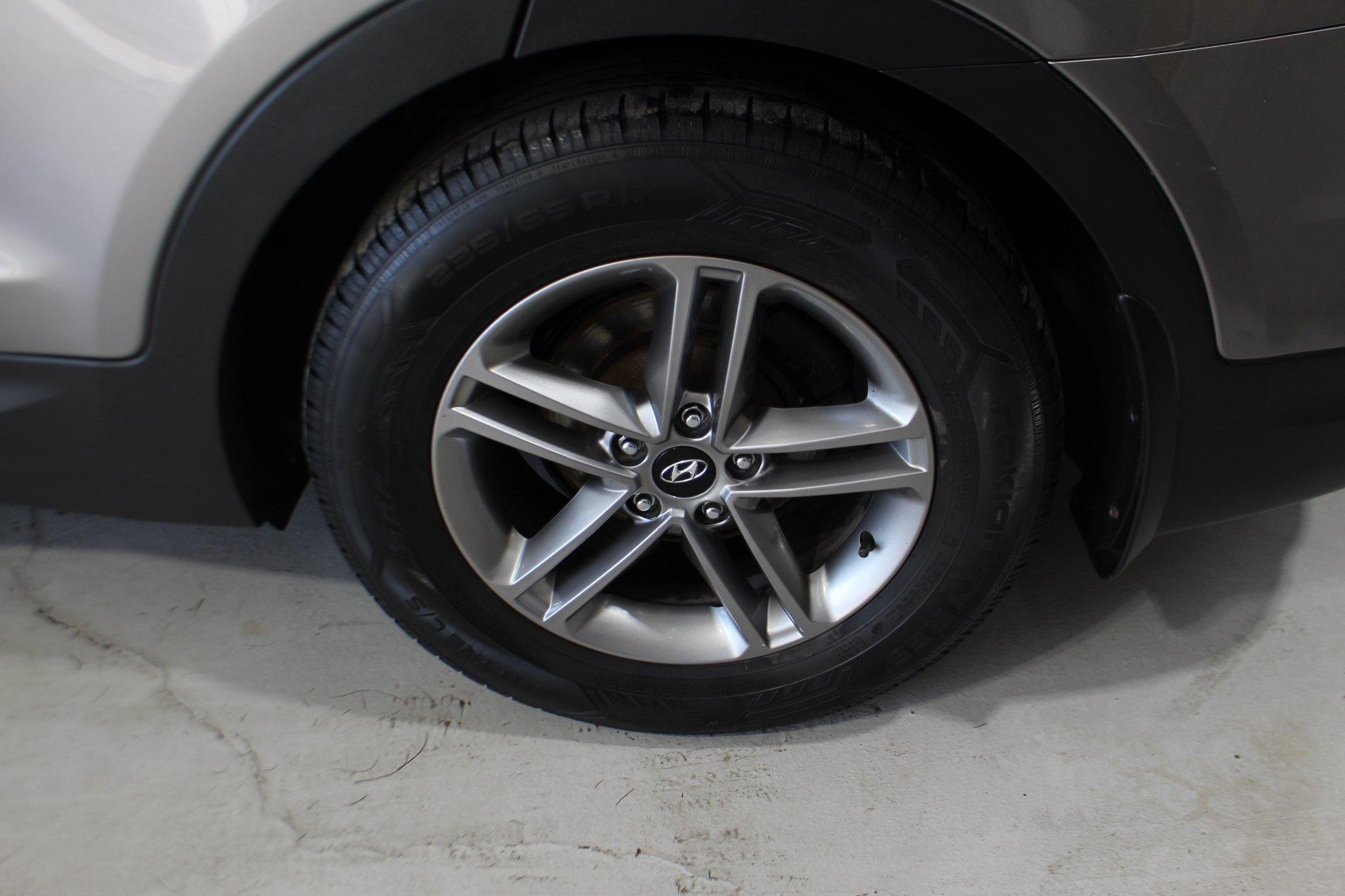 Hyundai Santa Fe 2017 - Image 8