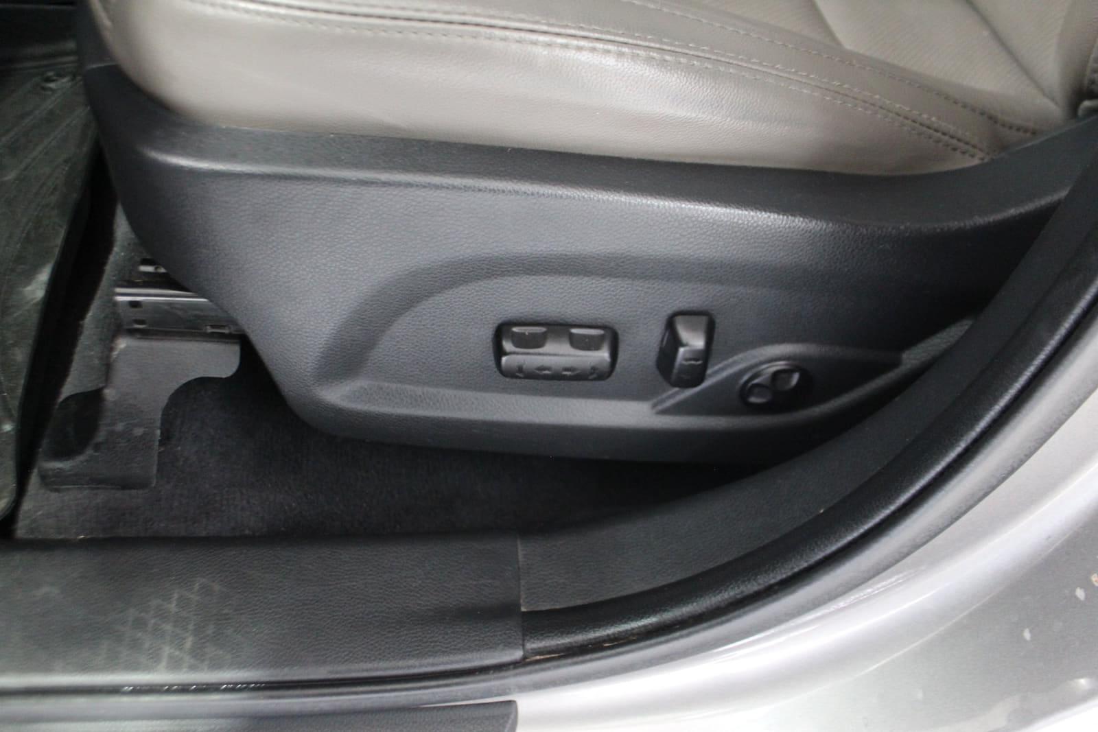 Hyundai Santa Fe 2017 - Image 11