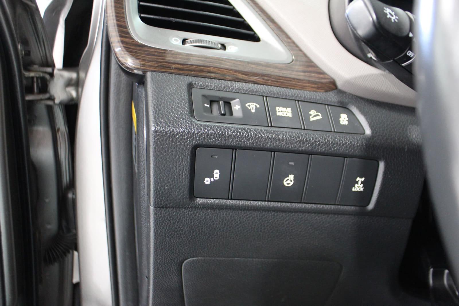 Hyundai Santa Fe 2017 - Image 12