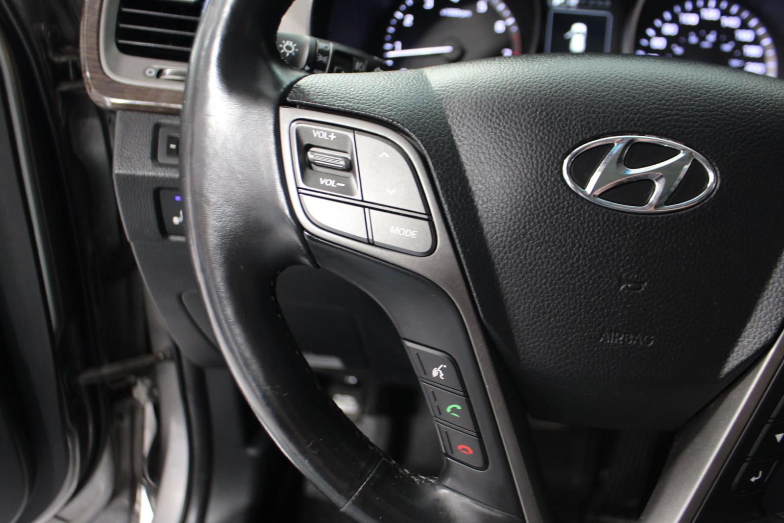 Hyundai Santa Fe 2017 - Image 14