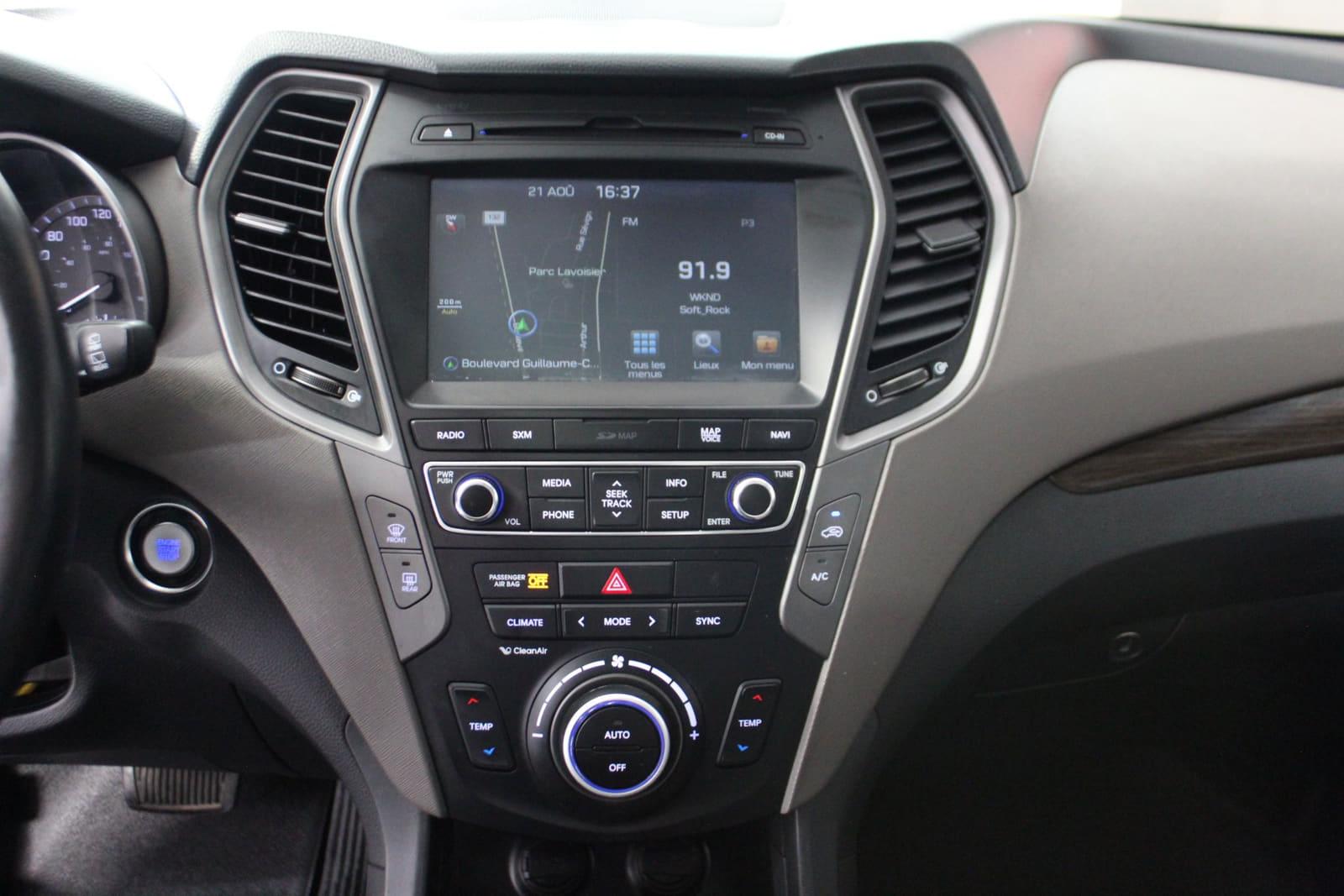 Hyundai Santa Fe 2017 - Image 18