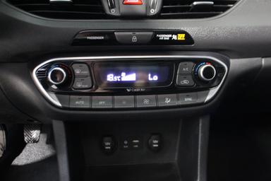 Hyundai Elantra GT 2018 - Thumbnail 22