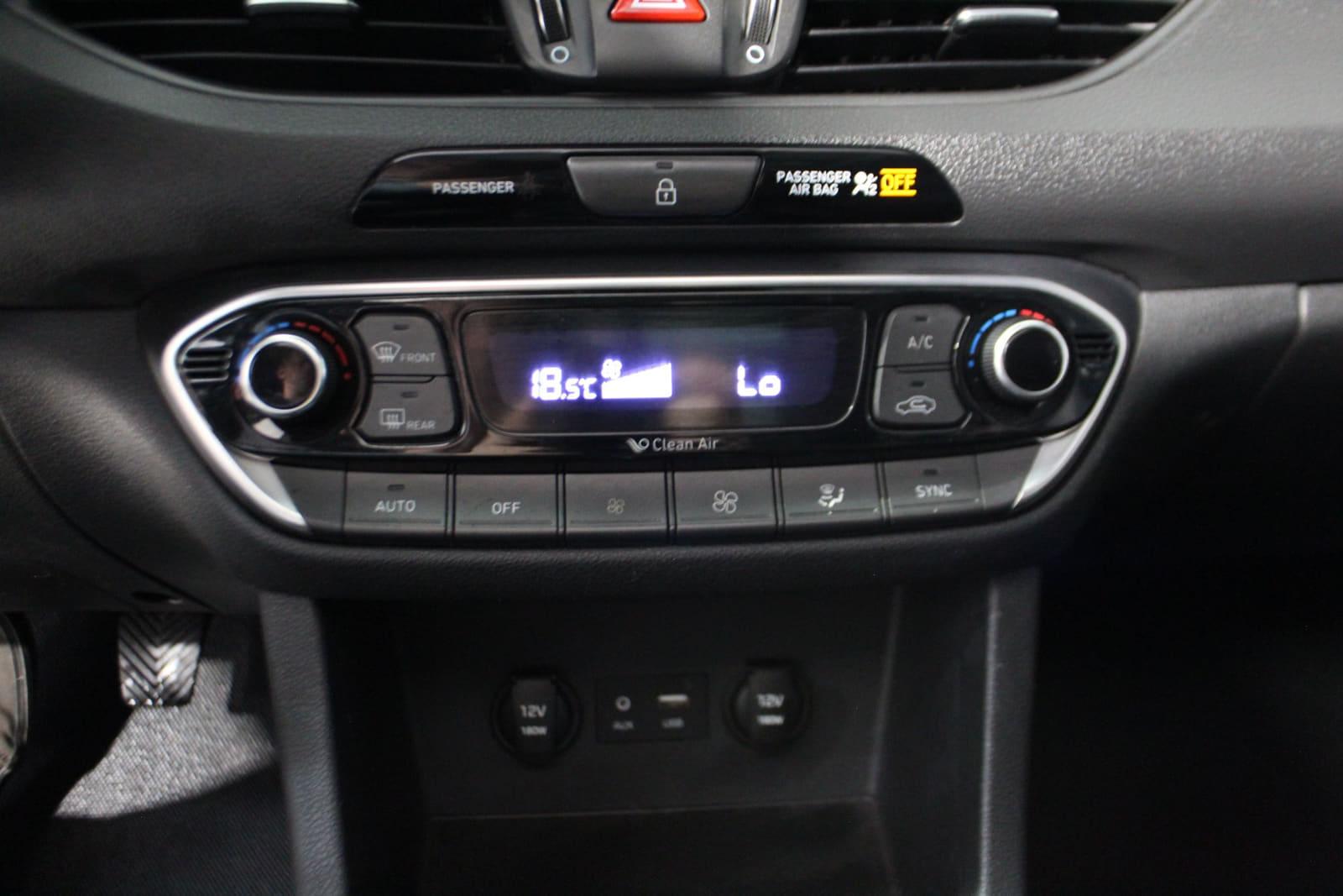 Hyundai Elantra GT 2018 - Image 22