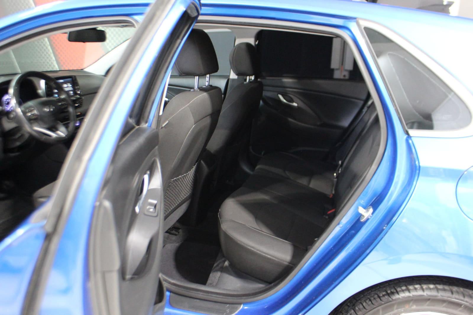 Hyundai Elantra GT 2018 - Image 25