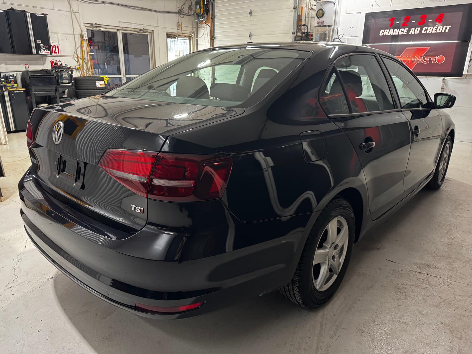 Volkswagen Jetta 2017 - Image 4
