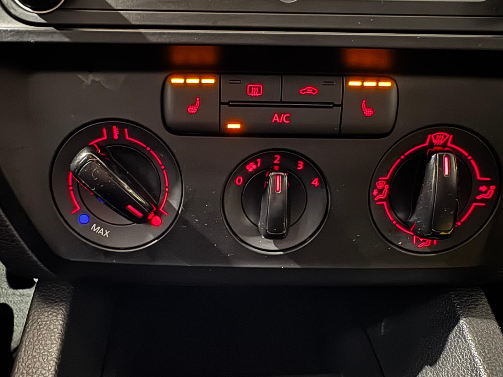 Volkswagen Jetta 2017 - Image 12