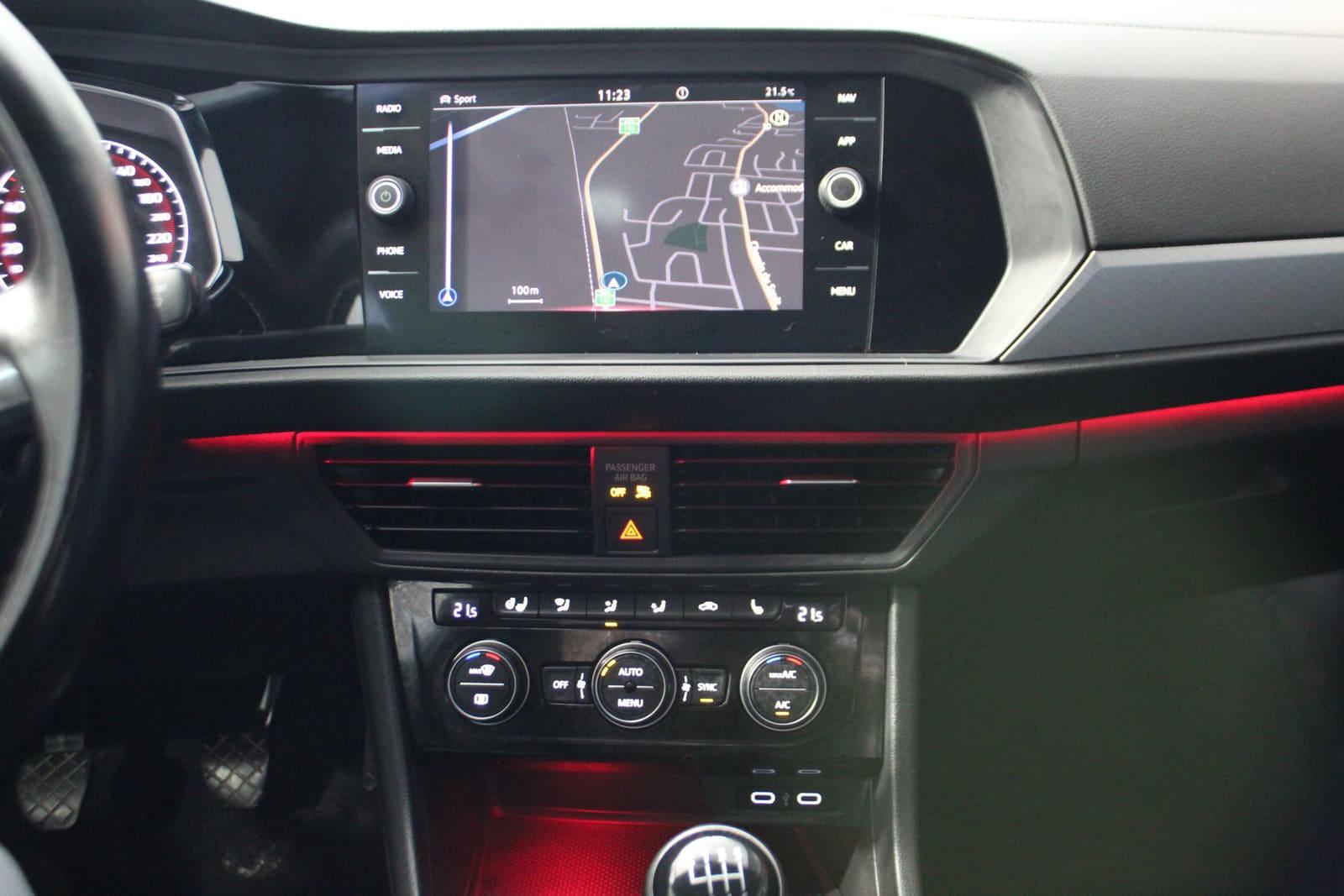 Volkswagen Jetta 2021 - Image 18