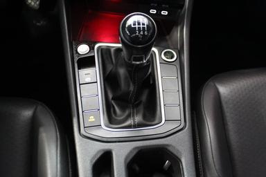 Volkswagen Jetta 2021 - Thumbnail 24