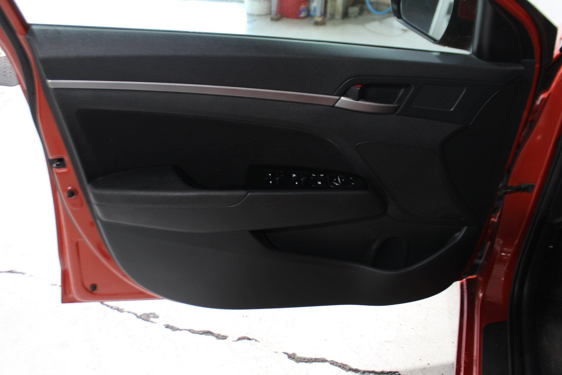 Hyundai Elantra 2018 - Image 10