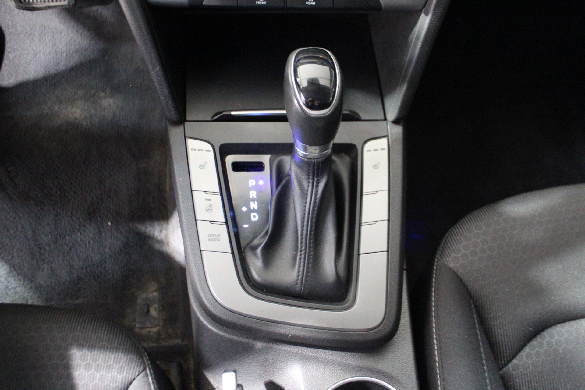 Hyundai Elantra 2018 - Image 21