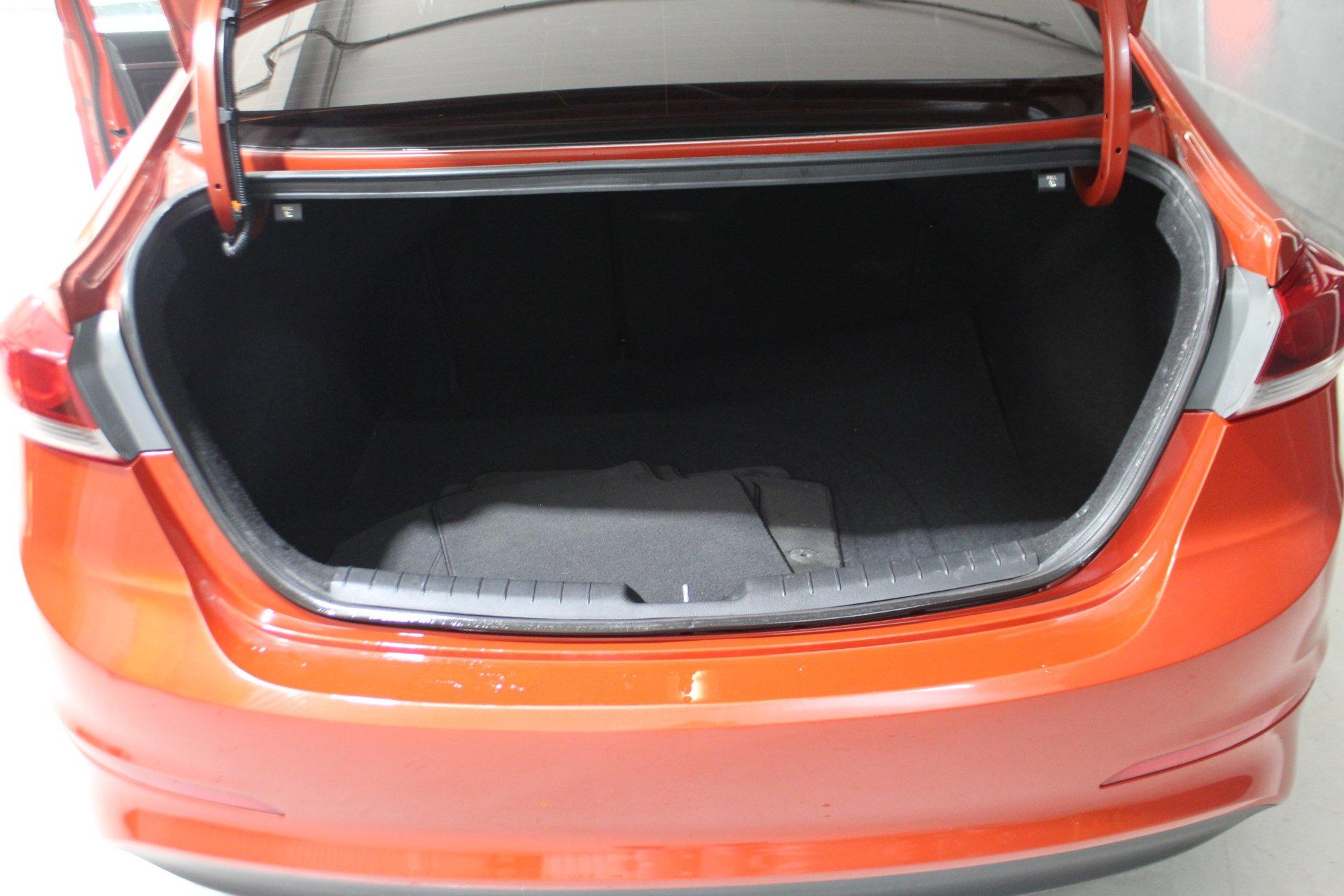 Hyundai Elantra 2018 - Image 24