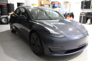 Tesla Model 3 2022 - Thumbnail 3