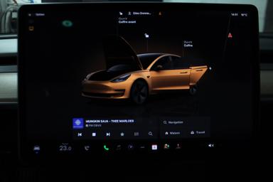 Tesla Model 3 2022 - Thumbnail 8