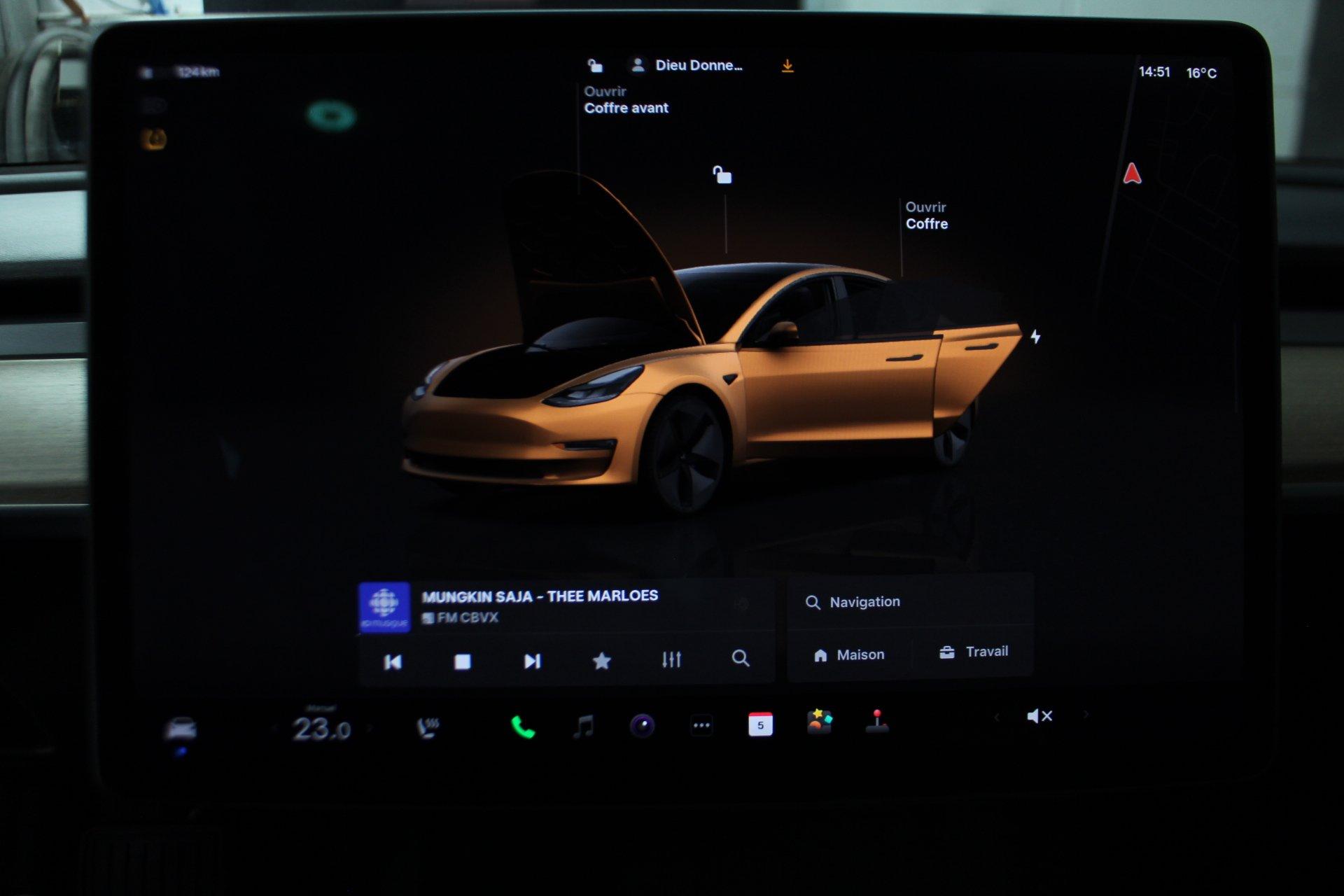 Tesla Model 3 2022 - Image 8