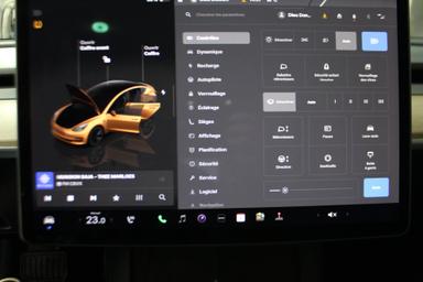 Tesla Model 3 2022 - Thumbnail 9