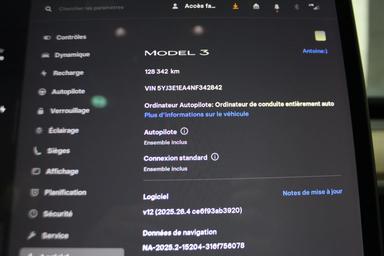 Tesla Model 3 2022 - Thumbnail 10