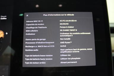 Tesla Model 3 2022 - Thumbnail 13