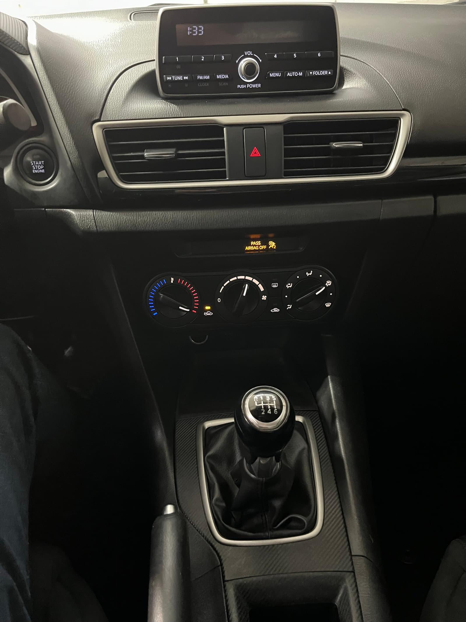 Mazda Mazda3 2016 - Image 12