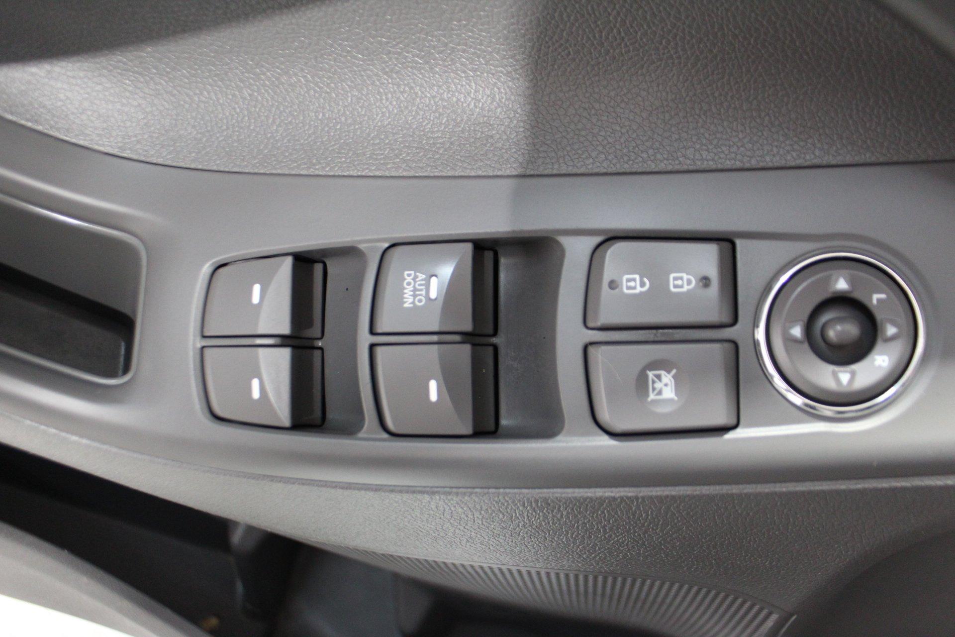 Hyundai Elantra 2013 - Image 9