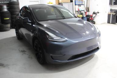Tesla Model Y 2021 - Thumbnail 4