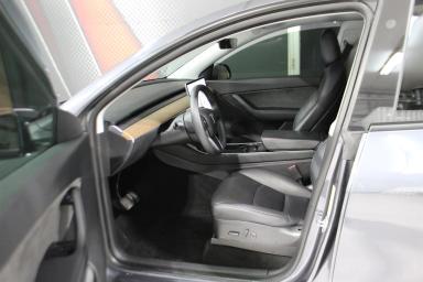Tesla Model Y 2021 - Thumbnail 9